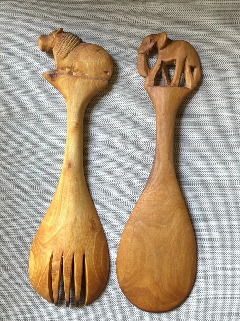 Vtg Hand Carved African Wood Salad Servers Elephant Rhino Safari Spoon Fork Set